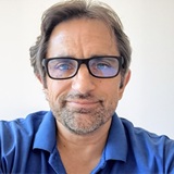 Olivier, au support de Pink Rabbits